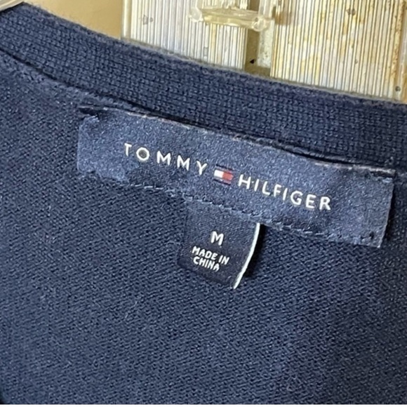 TOMMY HILFIGER V-NECK ARGYLE SWEATER SZ MEDIUM NAVY/WHITE/RED 100% COTTON - Picture 4 of 7